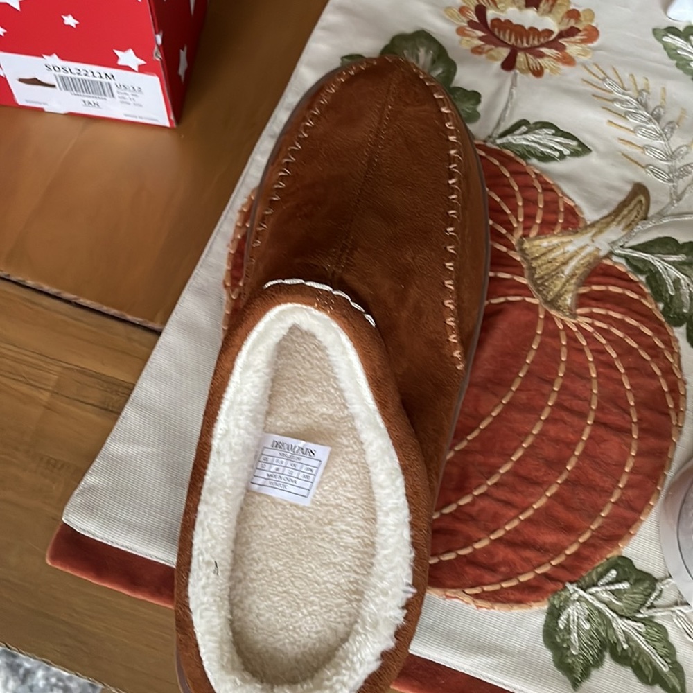 Slippers - Picture 4 of 4